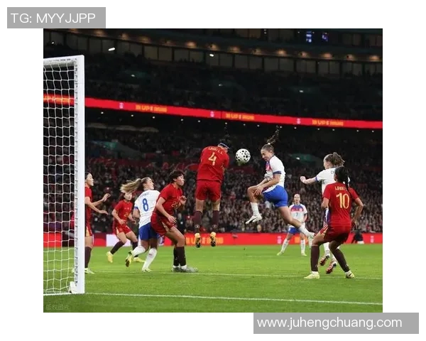 女足主力前锋重伤复出,首次合练引发全场欢呼 女足主力前锋重伤复出,首次合练引发全场欢呼